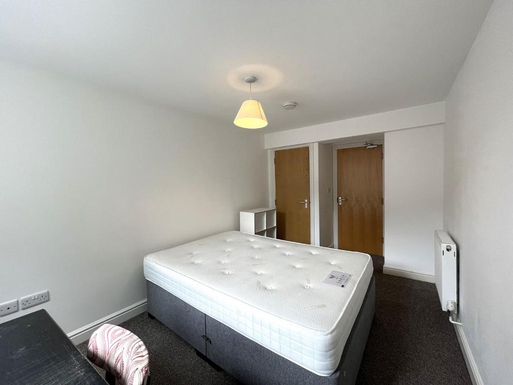 Bedroom 1 2.JPG