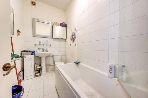 1 bedroom flat for sale, Archel Road, Barons Court, London, W14