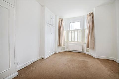 1 bedroom apartment to rent, Harbut Road, SW11