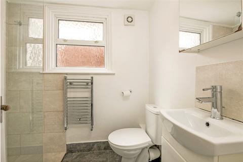 1 bedroom apartment to rent, Harbut Road, SW11