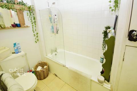 1 bedroom apartment to rent, Adelaide Crescent, Hove, BN3