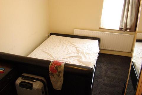 undefined, Beaconsfield Road, Southall, Middlesex, UB1