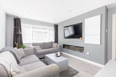 2 bedroom flat to rent, London Road, Crawley RH10
