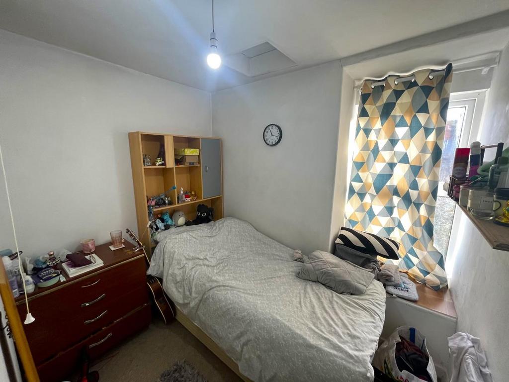 Bedroom 4.jpeg