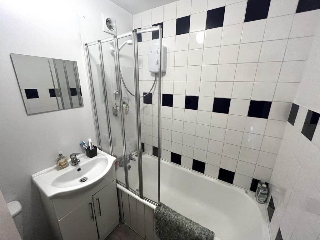 Bathroom.jpeg
