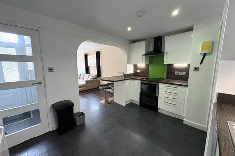 3 bedroom flat to rent, Treliever Road, Mabe Burnthouse, Penryn