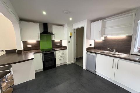 3 bedroom flat to rent, Treliever Road, Mabe Burnthouse, Penryn