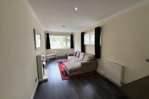 3 bedroom flat to rent, Treliever Road, Mabe Burnthouse, Penryn