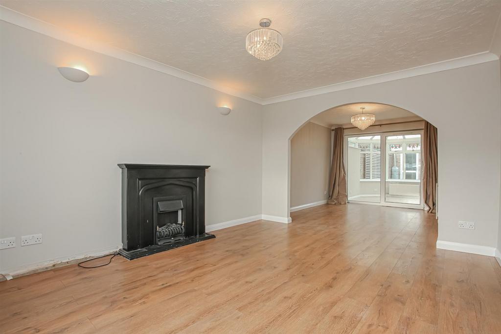 Living Room 1.jpg