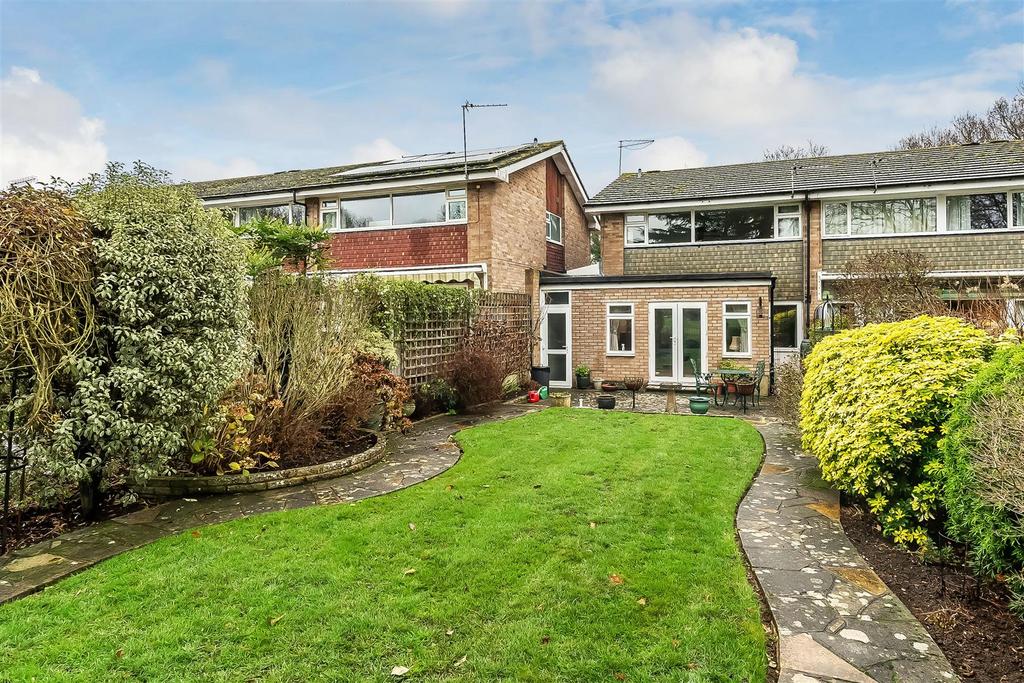 7-Holmwood-Close-23.jpg