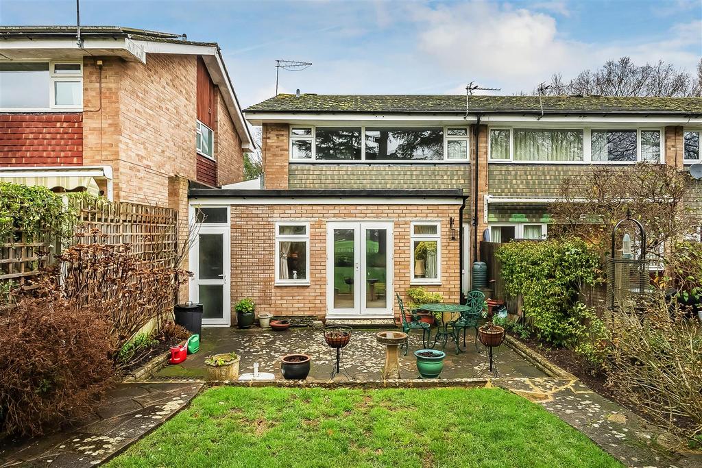 7-Holmwood-Close-24.jpg