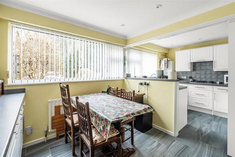 3 bedroom end of terrace house for sale, Holmwood Close, Cheam, SM2