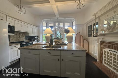 undefined, The Manor, BURY ST EDMUNDS