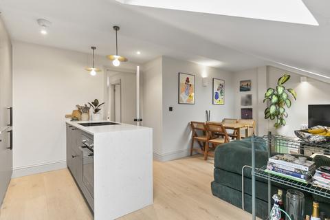 2 bedroom apartment for sale, Cavendish Road, SW12