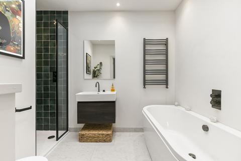 2 bedroom apartment for sale, Cavendish Road, SW12
