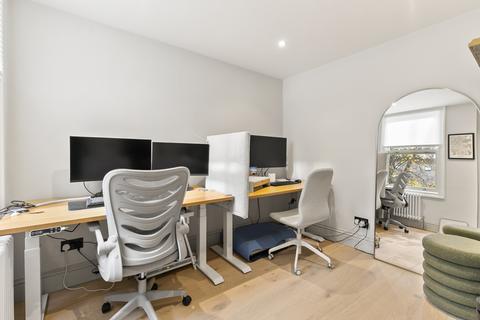 2 bedroom apartment for sale, Cavendish Road, SW12