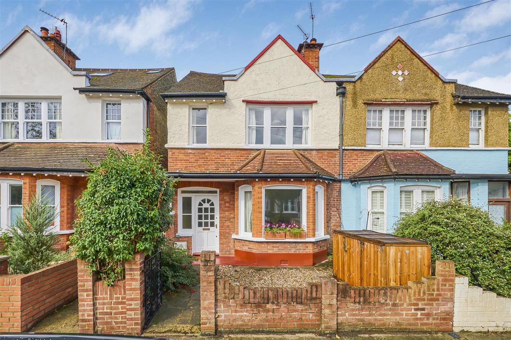 James Anderson - Graemedyke Avenue London  SW14 7 B