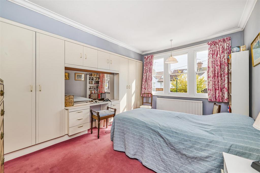James Anderson - Graemedyke Avenue London  SW14 7 B