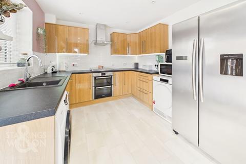 2 bedroom end of terrace house for sale, Potters Way, Poringland, Norwich