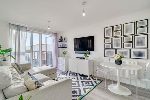 2 bedroom flat for sale, Connersville Way, Croydon CR0