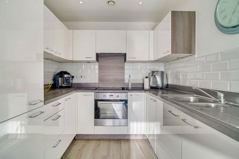 2 bedroom flat for sale, Connersville Way, Croydon CR0