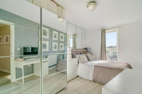 2 bedroom flat for sale, Connersville Way, Croydon CR0