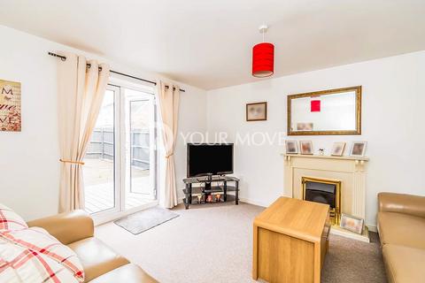 2 bedroom semi-detached house to rent, Oak Coppice Road, Fareham PO15
