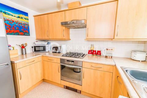 2 bedroom semi-detached house to rent, Oak Coppice Road, Fareham PO15