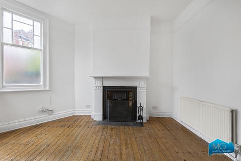 2 bedroom maisonette to rent, Alexandra Gardens, Muswell Hill, London, N10