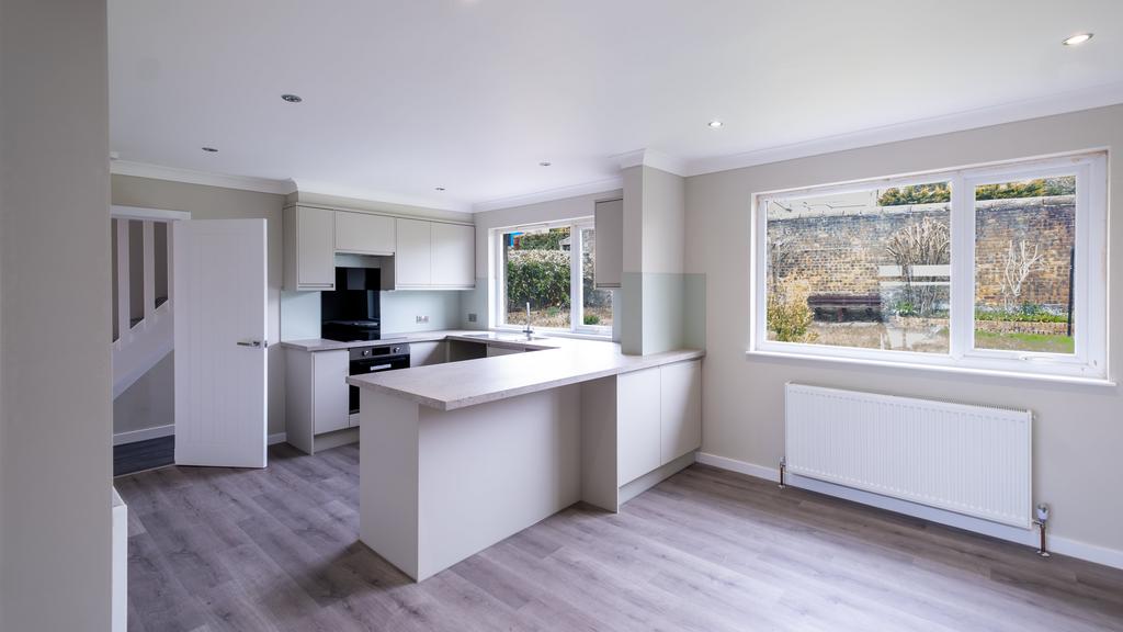Dining area to kitch