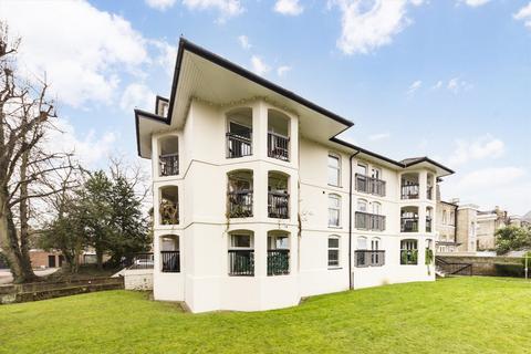 1 bedroom flat for sale, Ellesmere Road, East Twickenham TW1