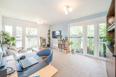 1 bedroom flat for sale, Ellesmere Road, East Twickenham TW1