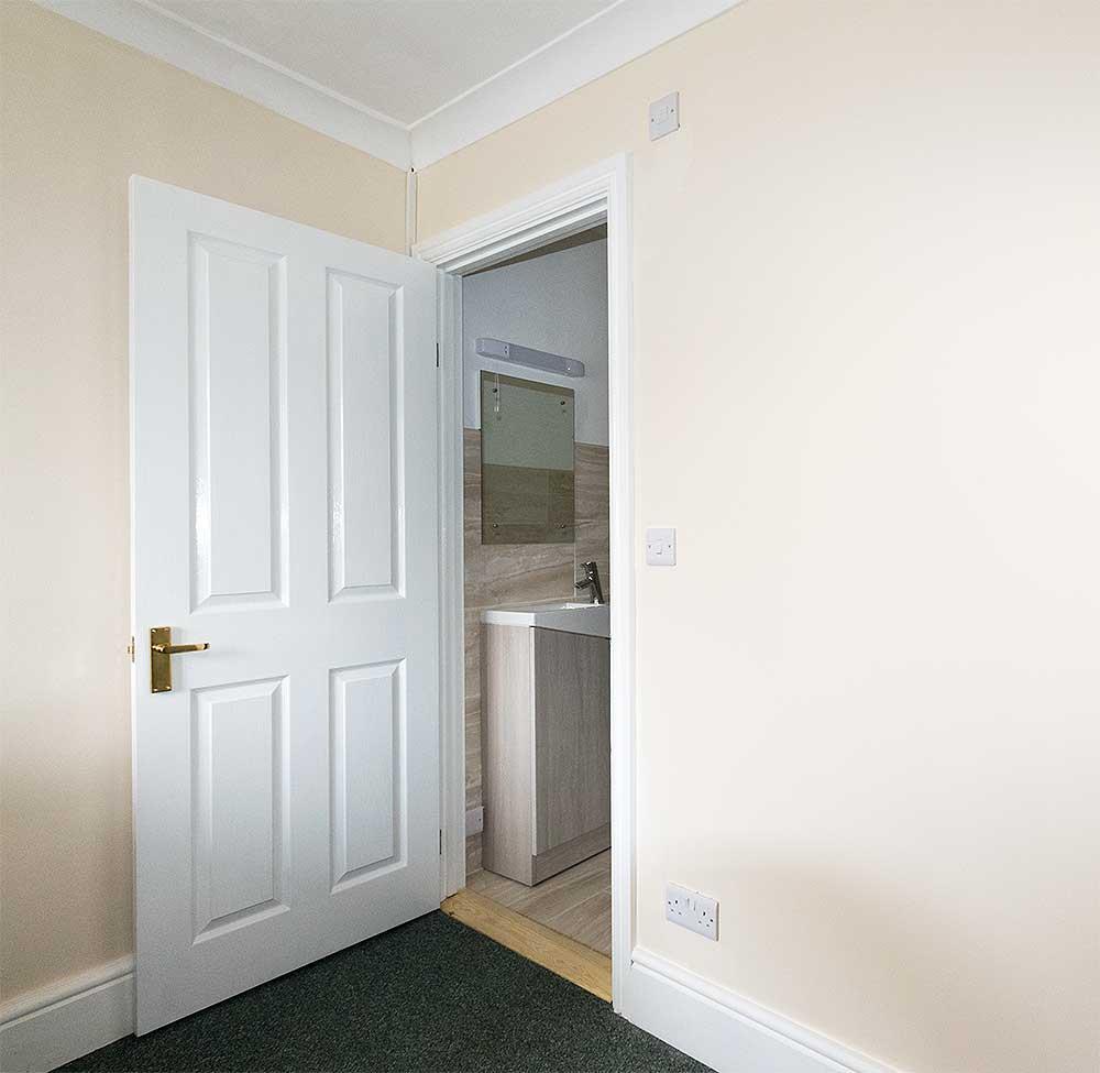 Room-3-ensuite-entrance.jpg