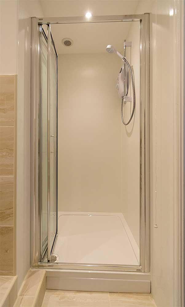 Room-3-ensuite-shower.jpg