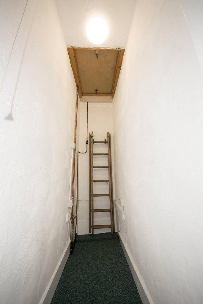 Hall-cupboard.jpg