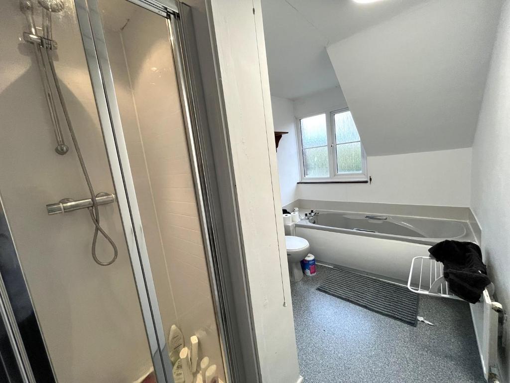 Bathroom.JPG