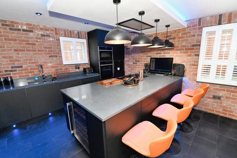 4 bedroom detached house for sale, Sillavan Close, Swinton, M27