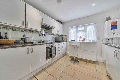 2 bedroom apartment for sale, Wilmer Crescent, Kingston Upon Thames KT2