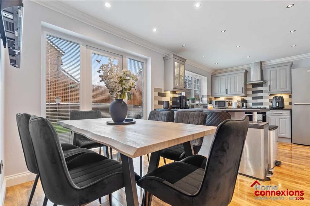 Kitchen Dining (4)