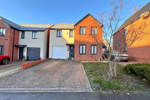4 bedroom detached house for sale, Walmer Close, St. Crispin, Northampton NN5