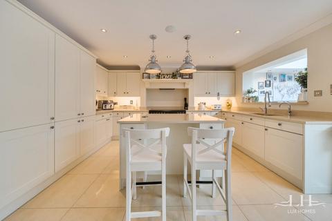 4 bedroom detached house for sale, Goodwood Avenue, Brentwood