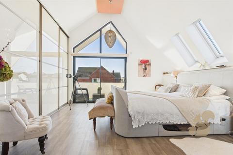 4 bedroom detached house for sale, Fairhaven Avenue, Colchester CO5