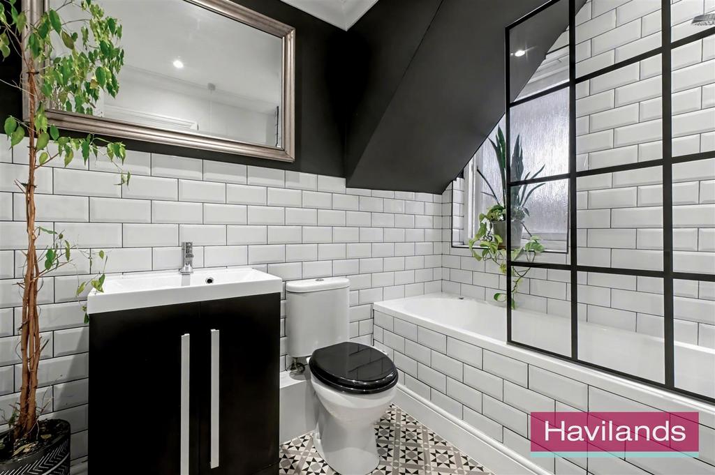 Flat 21 A, The Grangeway N21 2 HD-9.jpg