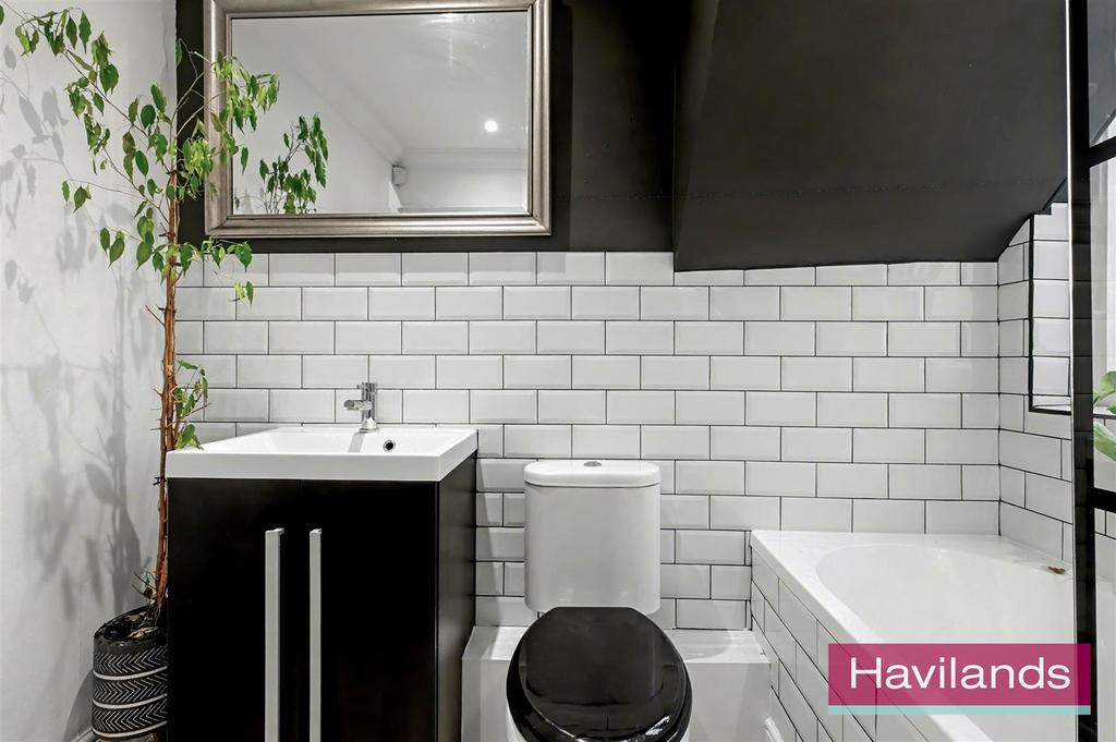 Flat 21 A, The Grangeway N21 2 HD-6.jpg