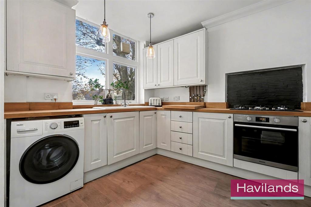 Flat 21 A, The Grangeway N21 2 HD-1.jpg