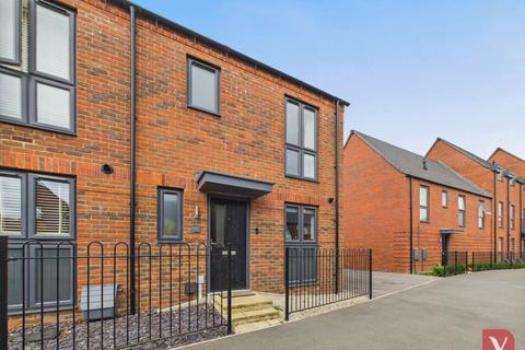 3 bedroom end of terrace house to rent - Silver Birch Avenue, Dunstable LU5