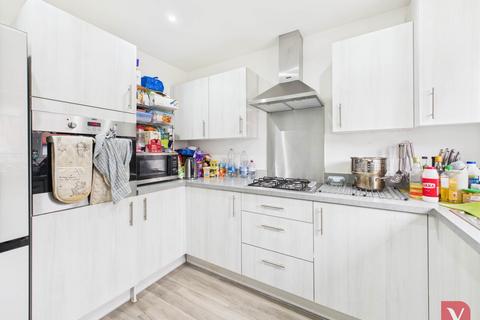 3 bedroom end of terrace house to rent, Silver Birch Avenue, Dunstable LU5