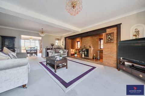 4 bedroom detached house for sale, Sharpenhoe Road, Streatley, Bedfordshire, LU3