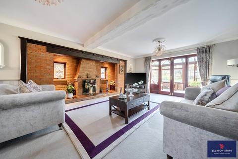 4 bedroom detached house for sale, Sharpenhoe Road, Streatley, Bedfordshire, LU3