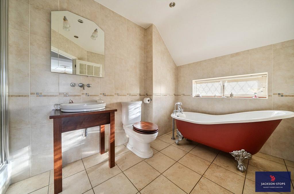 Bed 1 Ensuite